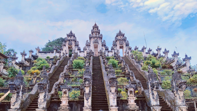 Lempuyang temple